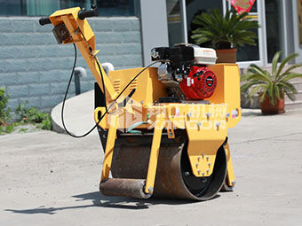 為什么別人家小型壓路機長壽？秘訣在這里！