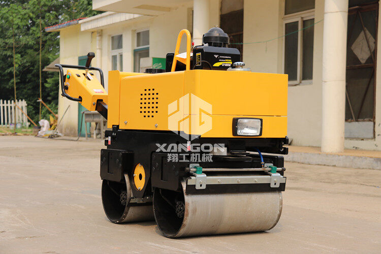 小型壓路機上坡下坡有技巧，萬萬不可大意