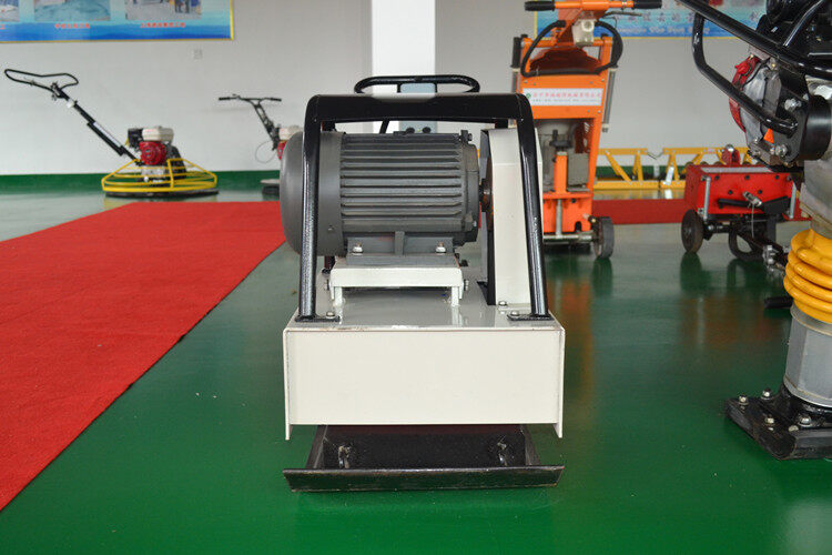 平板夯對于泥土壓實作用很大，沒人反駁吧？