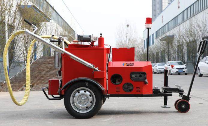 瀝青灌縫機(jī)磨合期，操作對了嗎