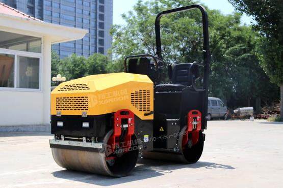 小壓路機(jī)兩種動力需求選擇，狹小的面積也可以