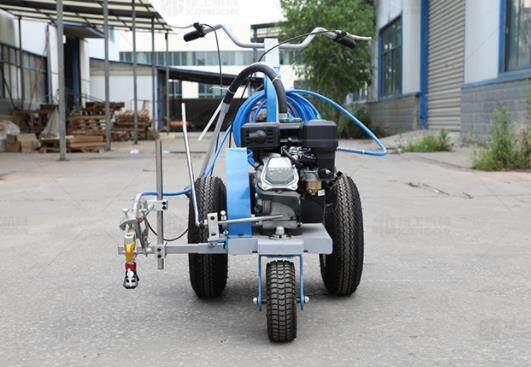 道路劃線機(jī)與傳統(tǒng)施工小PK 道路劃線機(jī)與傳統(tǒng)施工小PK